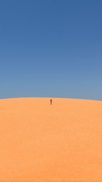 desert_sand_man_131516_1080x1920.jpg