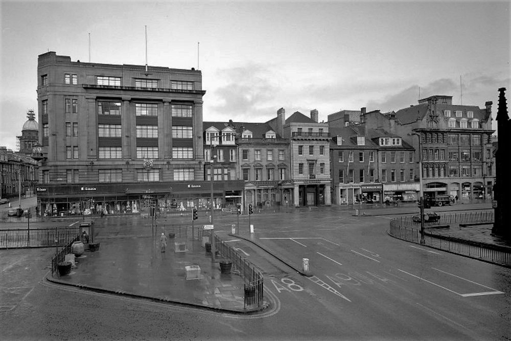 Quiet day at the West End_ 1972.jpeg