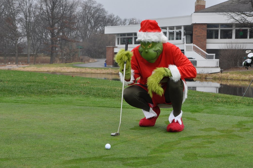 chi-ugc-photo-mr-grinch-at-cantigny-golf-2015-12-14.thumb.jpg.b81c2b0524032f8863f4c2f5e4331d68.jpg