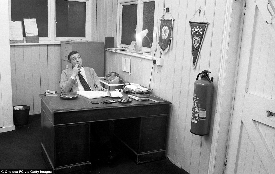 3DC21E6500000578-4266738-Chelsea_stadium_manager_Andy_Dunlop_sits_in_his_no_frills_office-a-1_1488359529073.jpg
