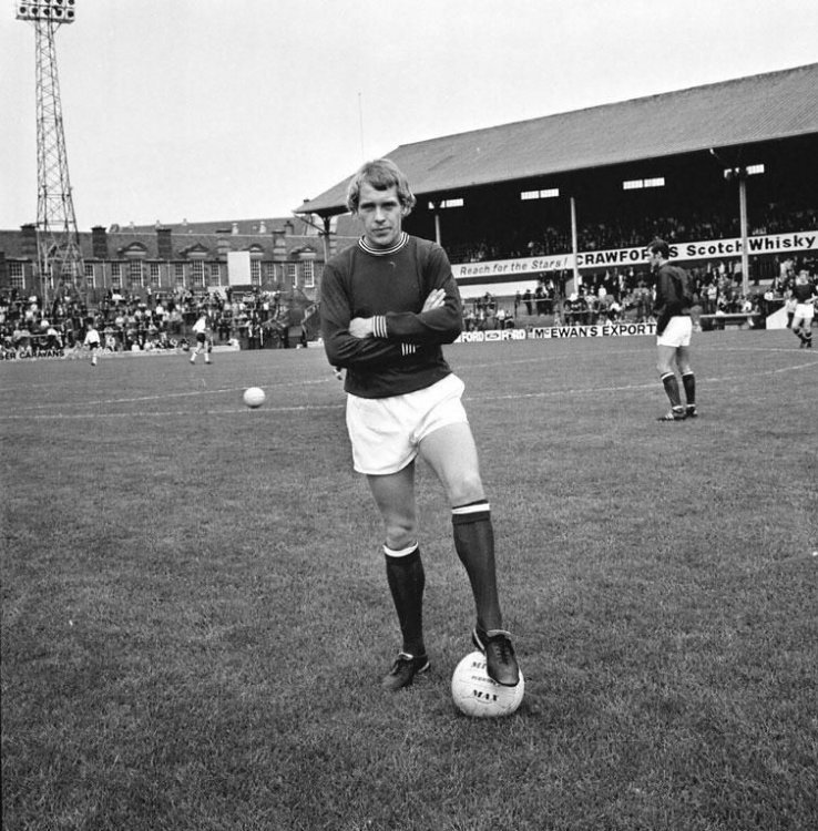 Hearts footballer Ian Sneddon 1970.jpg
