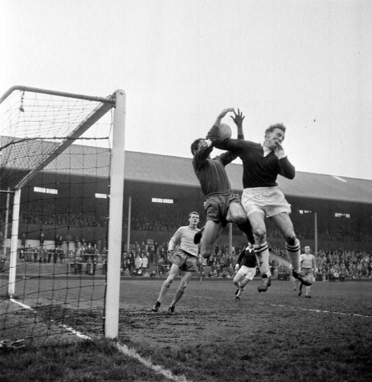 Hearts v Chelsea 1964.jpg