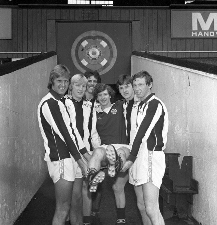 Pat McShane joins Hearts 1979.jpg