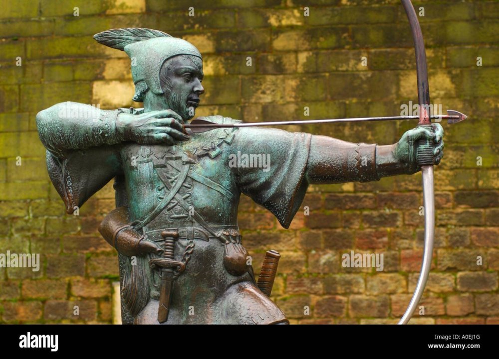 statue-of-robin-hood-in-nottingham-uk-A0EJ1G.jpg