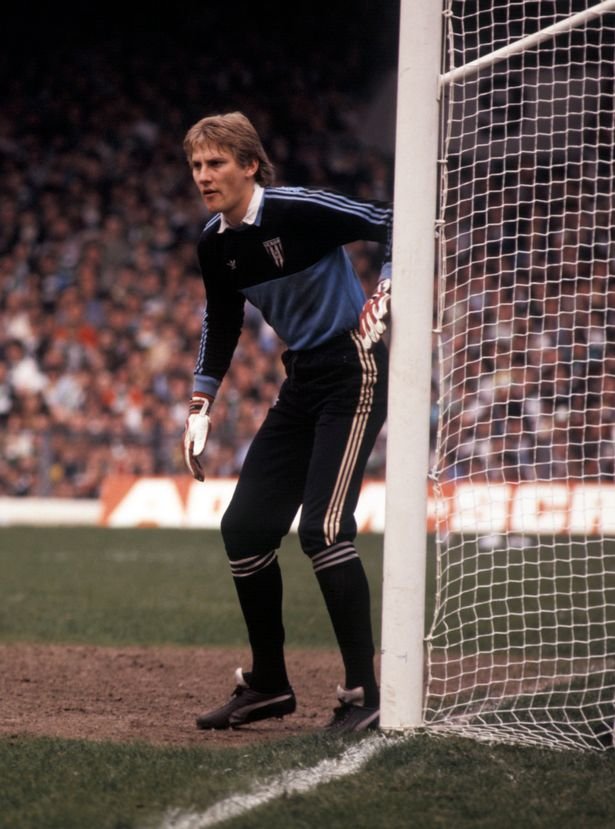 Billy Thomson goalie has passed away. The Terrace Jambos Kickback