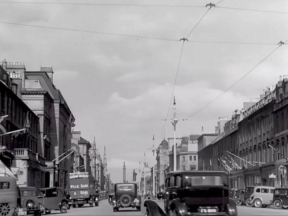 1_Edinburgh-City-1934-AI-Enhanced-BW-Restored-Tone-Balanced-Sharpened-and-Upscaled-to-1080-HD-3-20-screenshot.thumb.jpg.bc3771a774e2e5fdf439c6d295292407.jpg